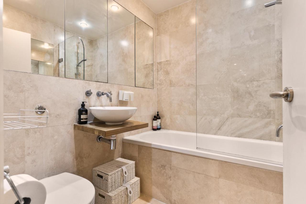 Hyde Park Luxury Two-bedroom With Patio Appartamento