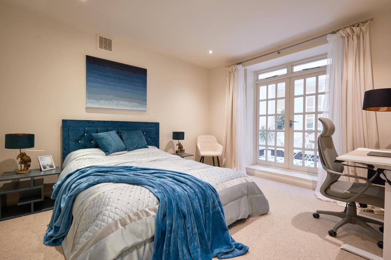 Hyde Park Luxury Two-bedroom With Patio * Londra